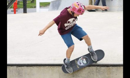 Amazing Skateboard Tricks By Nepali Boys