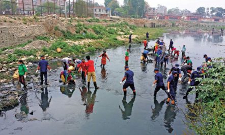 बागमती सफाई महाअभियानको ४०० हप्ता, कहिले हुने नदी सफा ?