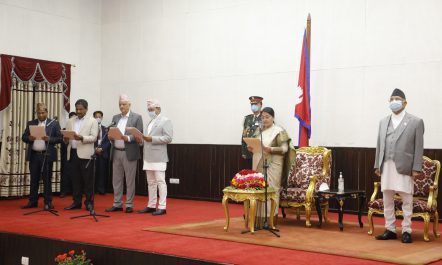 माओवादीले कारबाही गरेका चारैजना नेताले पुनःनियुक्तिसहित लिए मन्त्रीको सपथ