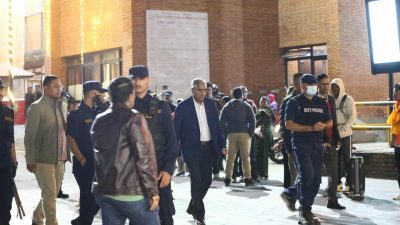 कांग्रेस सभापति देउवा पत्नीसहित सिंगापुरमा