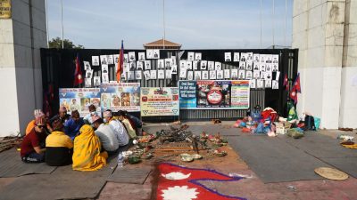 खण्डहर संसद् भवन अगाडि होम र स्वस्ति शान्ति !