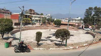 पुरानै शैलीमा धमाधम हुँदैछ गहना पोखरीको पुनर्निर्माण