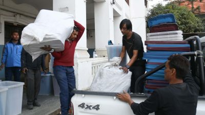 निर्वाचन सामग्री तथा ब्यालेट बक्सहरू निर्वाचन क्षेत्रमा पठाईदै